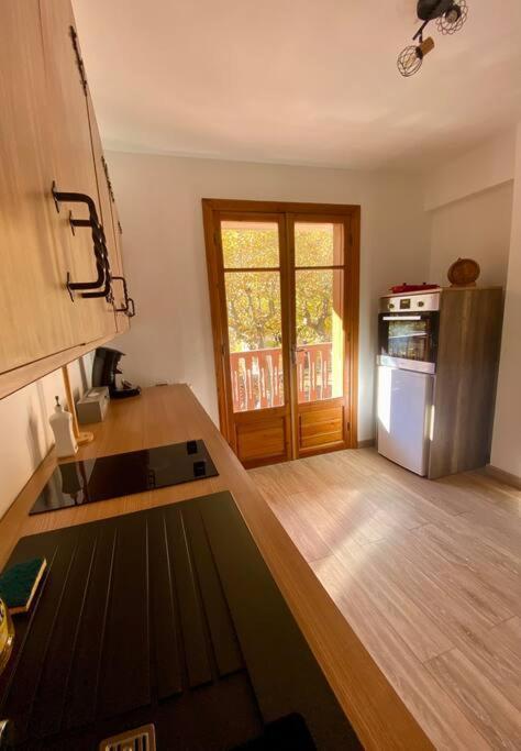 Charmant Appartement Renove Au Coeur Du Village Saint-Martin-Vésubie エクステリア 写真